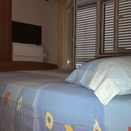 Apartment Nela Baska Voda Ngoại thất bức ảnh