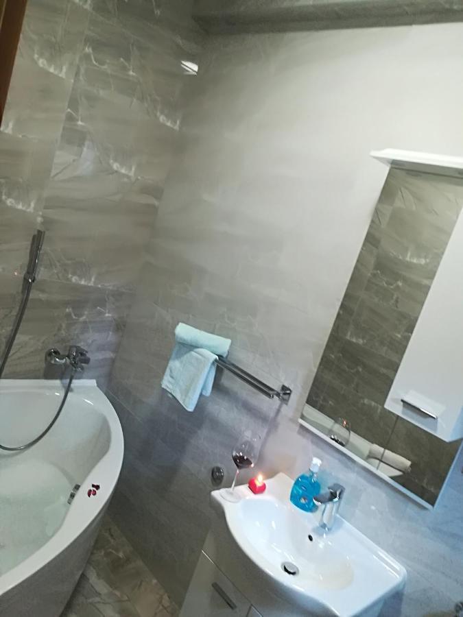 Apartment Nela Baska Voda Ngoại thất bức ảnh