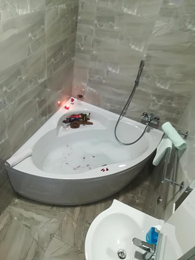 Apartment Nela Baska Voda Ngoại thất bức ảnh