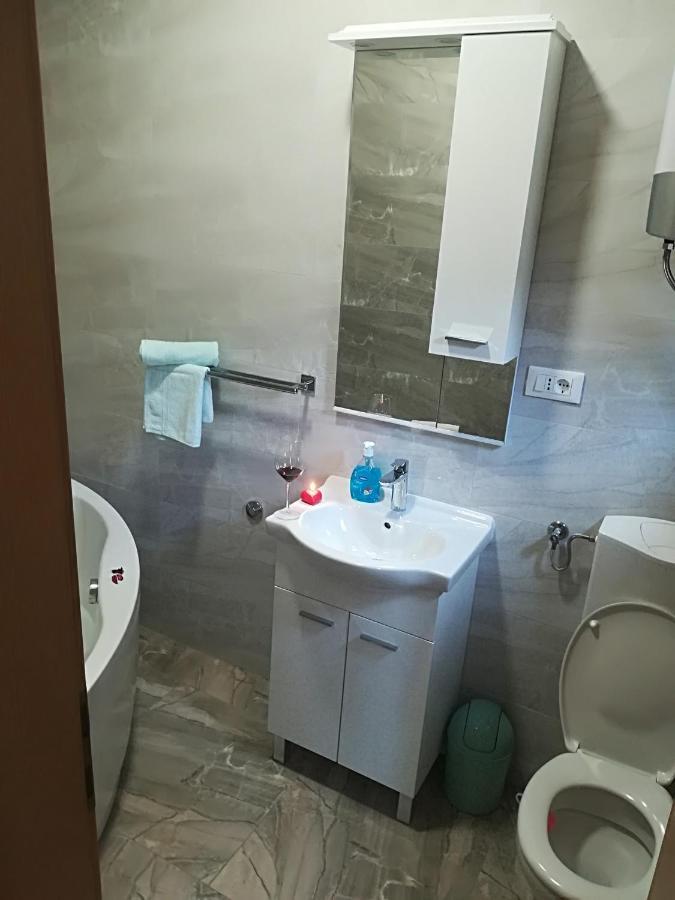 Apartment Nela Baska Voda Ngoại thất bức ảnh