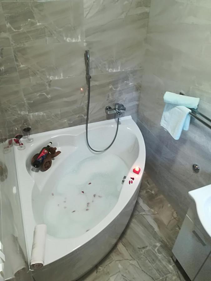 Apartment Nela Baska Voda Ngoại thất bức ảnh