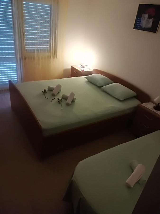 Apartment Nela Baska Voda Ngoại thất bức ảnh