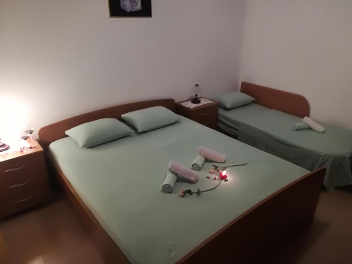 Apartment Nela Baska Voda Ngoại thất bức ảnh