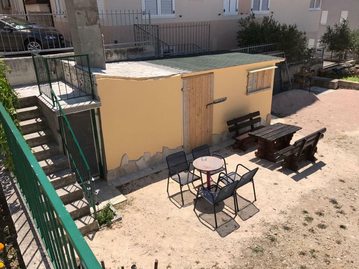 Apartment Nela Baska Voda Ngoại thất bức ảnh