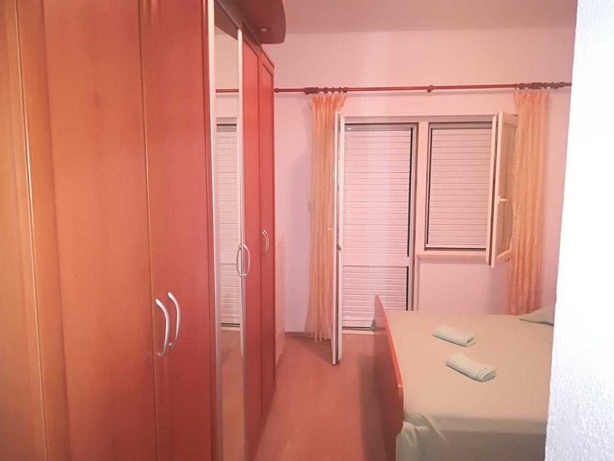 Apartment Nela Baska Voda Ngoại thất bức ảnh