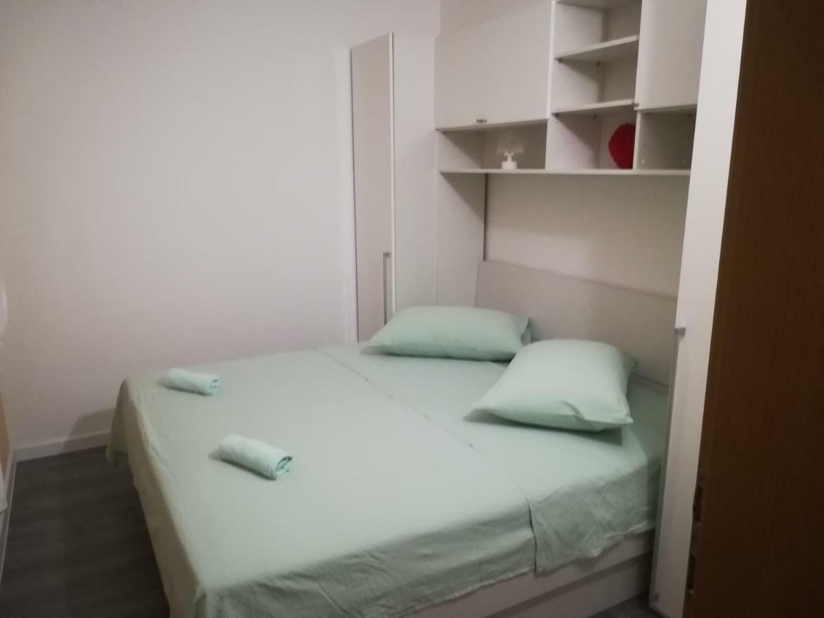 Apartment Nela Baska Voda Ngoại thất bức ảnh